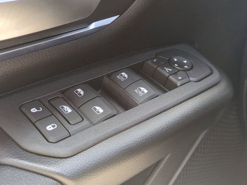 New 2026 RAM 1500 4x4 Crew Cab image 25