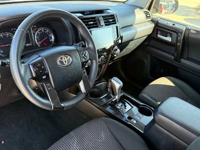 Used 2022 Toyota 4Runner TRD Off-Road AWD/4WD image 11
