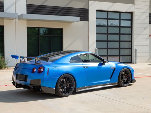 Used 2009 Nissan GT-R Premium AWD/4WD image 13