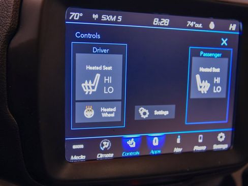 Used 2021 Jeep Renegade Limited w/ Sun & Sound Group image 23