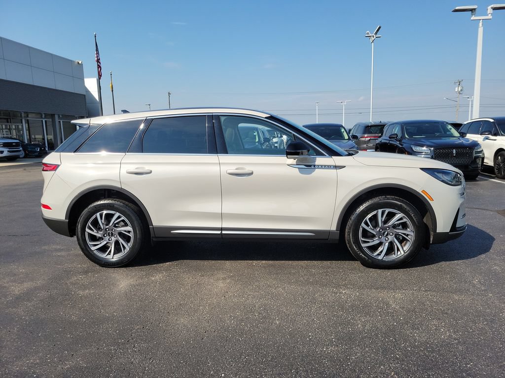 Certified 2023 Lincoln Corsair AWD w/ Equipment Group 101A image 3