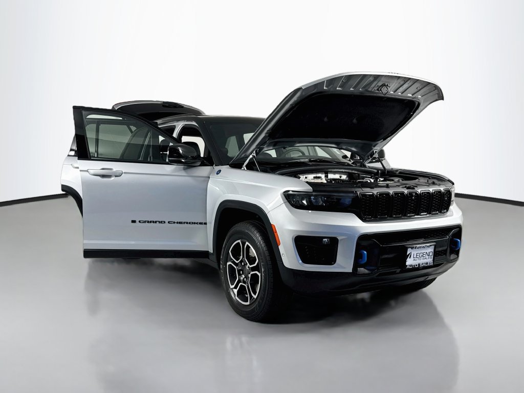 Used 2023 Jeep Grand Cherokee Trailhawk w/ Advanced Protech Group II AWD/4WD image 35