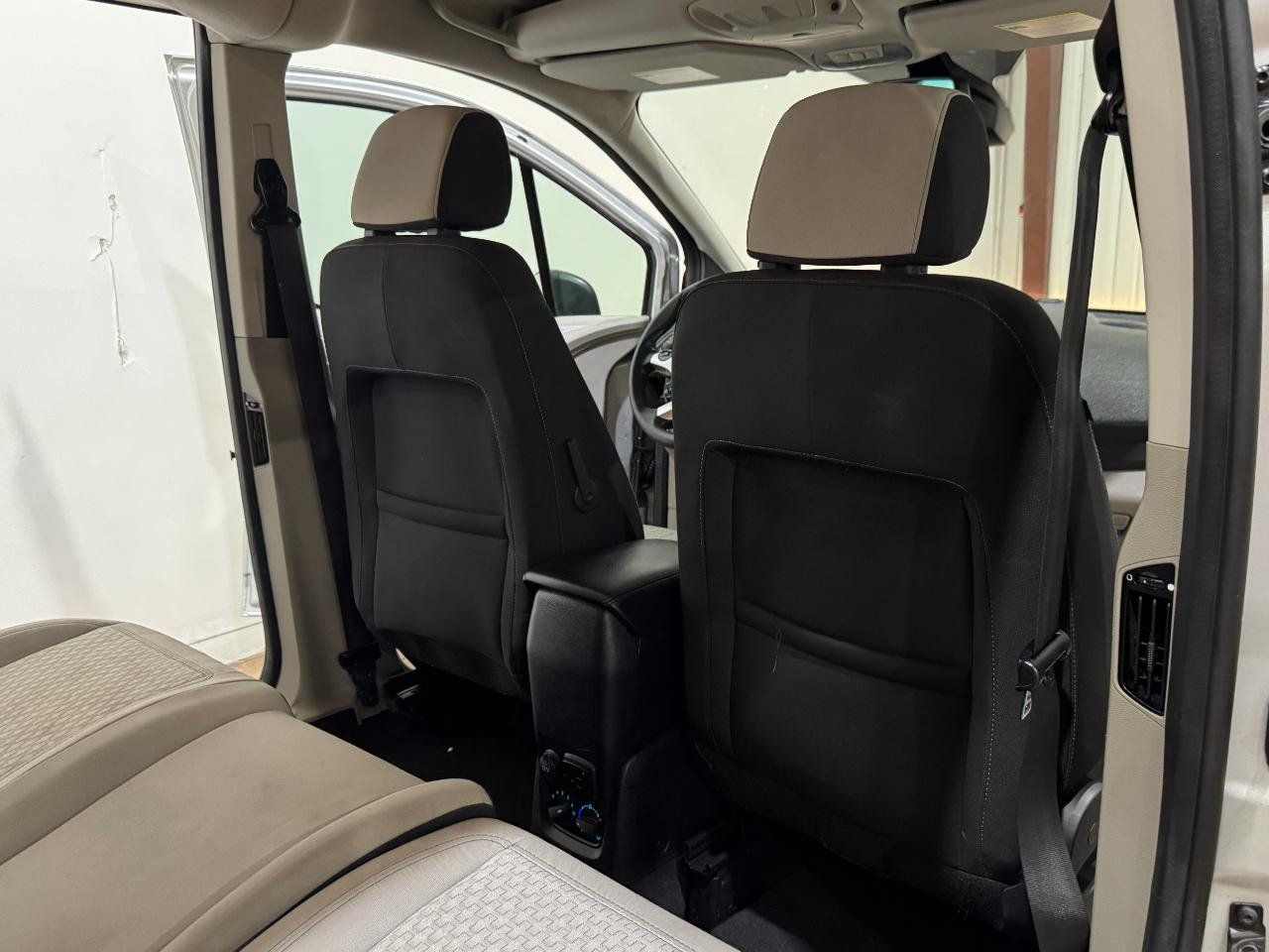 Used 2022 Ford Transit Connect XLT FWD image 16
