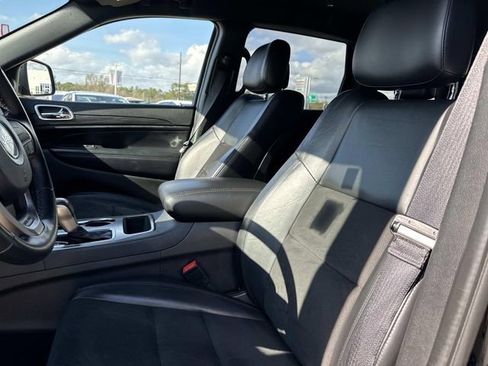 Used 2022 Jeep Grand Cherokee Laredo X image 9