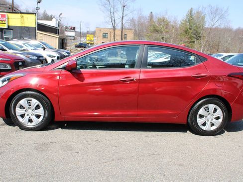 Used 2016 Hyundai Elantra SE image 12