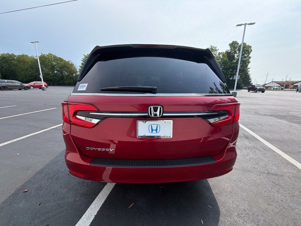 Certified 2024 Honda Odyssey EX image 4