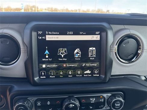 Used 2022 Jeep Gladiator Overland image 16