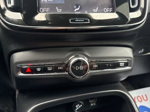 Used 2019 Volvo XC40 T5 R-Design image 30