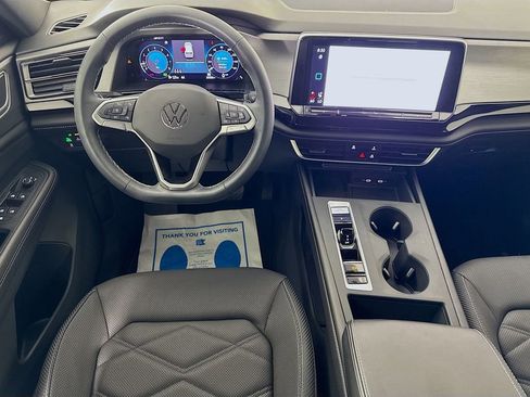 Used 2024 Volkswagen Atlas Cross Sport SE image 28