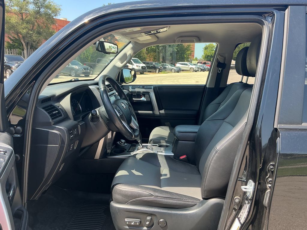 Used 2019 Toyota 4Runner SR5 Premium AWD/4WD image 17