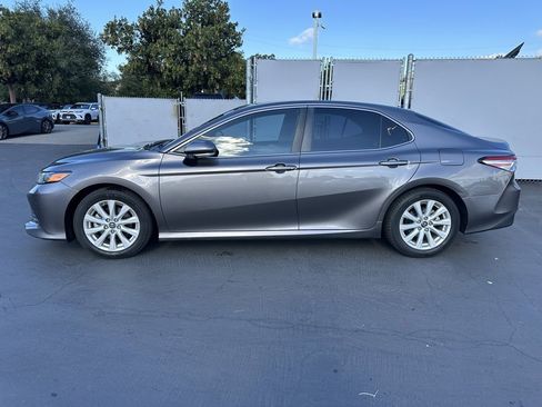 Certified 2018 Toyota Camry LE image 2