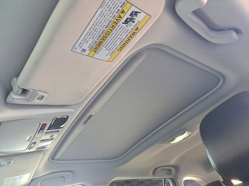 Used 2018 Subaru Outback 2.5i Limited image 14