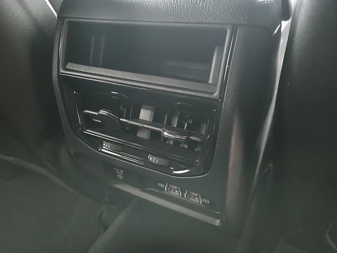 Used 2024 Jeep Grand Cherokee Altitude image 79