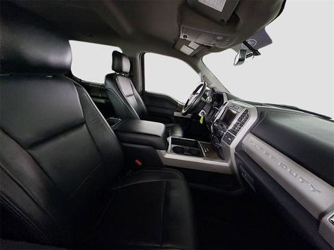 Used 2017 Ford F350 Lariat w/ Chrome Package image 20