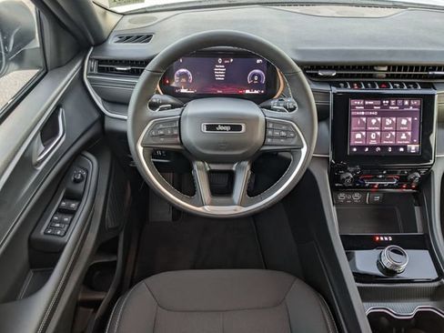 New 2025 Jeep Grand Cherokee Laredo X w/ Luxury Tech Group I AWD/4WD image 12