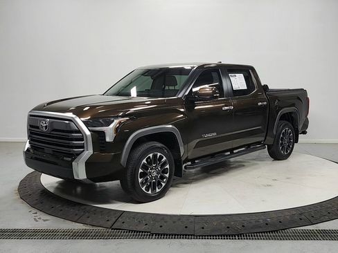 Used 2024 Toyota Tundra Limited w/ Power Package AWD/4WD image 3