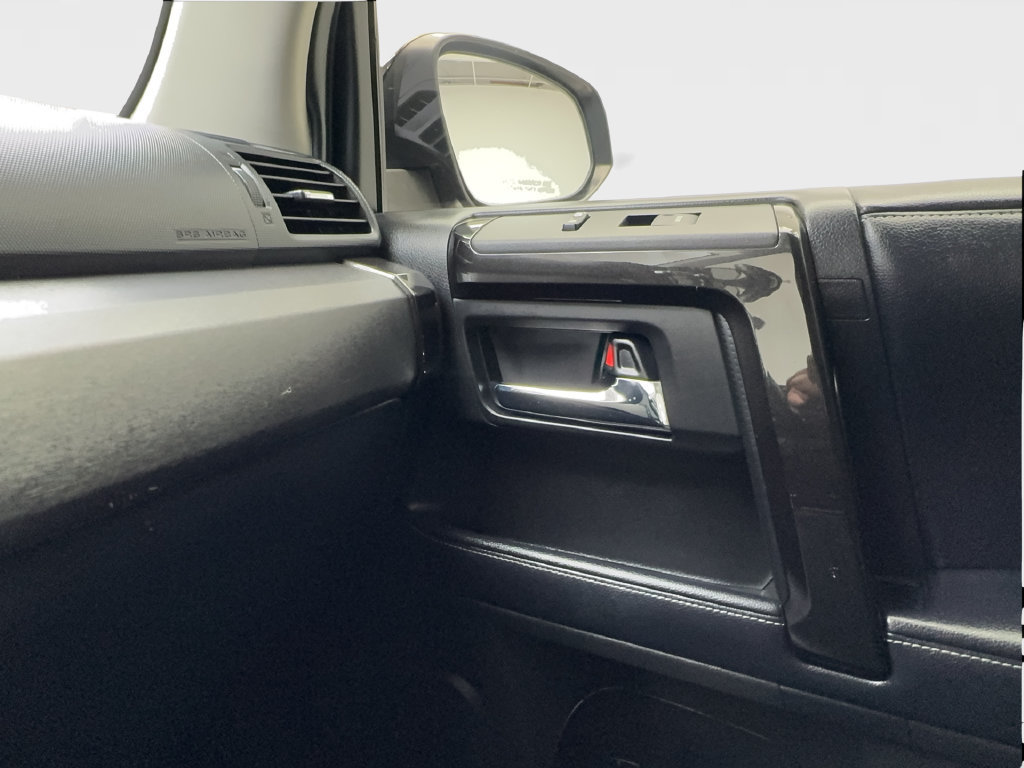Used 2019 Toyota 4Runner Limited AWD/4WD image 49