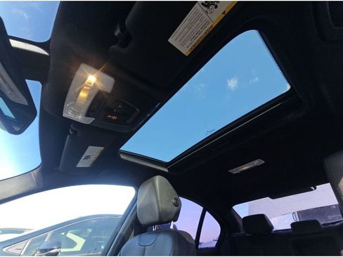 Used 2015 BMW 320i Sedan w/ Sport Package image 26