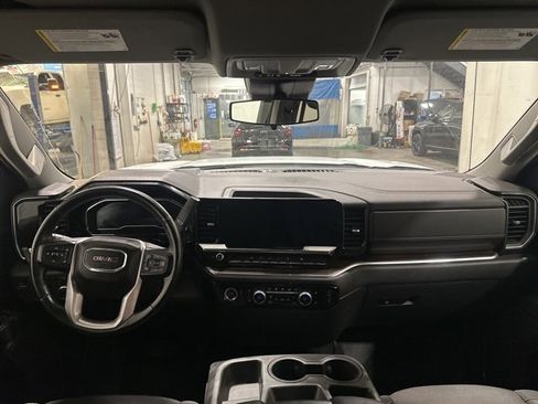 Used 2023 GMC Sierra 1500 SLE image 15