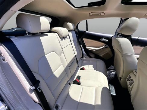 Certified 2019 Mercedes-Benz GLA 250 4MATIC image 21