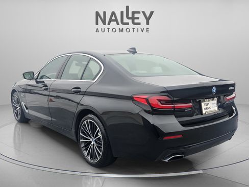 Used 2023 BMW 530e w/ Premium Package image 4