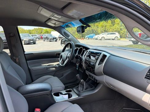 Used 2012 Toyota Tacoma 4x4 Double Cab w/ TRD Sport Pkg image 9