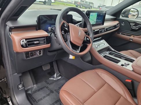 New 2025 Lincoln Aviator Reserve w/ Illumination Package image 17