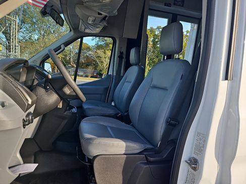 Used 2019 Ford Transit 350 XL image 11