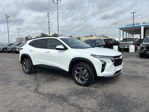 New 2026 Chevrolet Trax LT w/ Sunroof Package image 1
