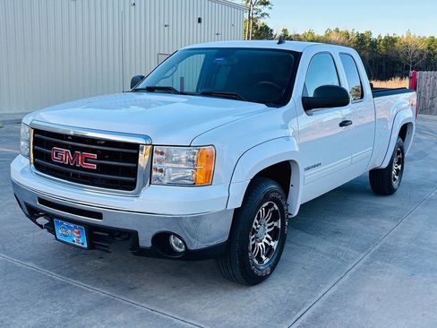 Used 2011 GMC Sierra 1500 SLE w/ Power Tech Package image 2