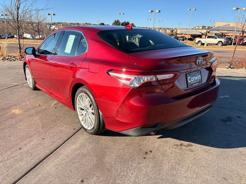 Used 2020 Toyota Camry XLE image 5