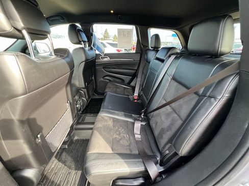 Used 2021 Jeep Grand Cherokee Laredo X image 18