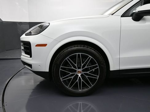 Certified 2025 Porsche Cayenne Coupe AWD/4WD image 12