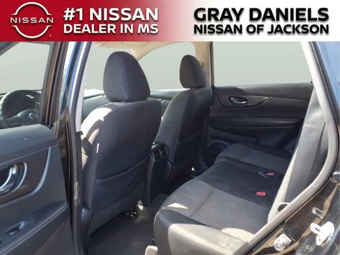 Used 2020 Nissan Rogue SV FWD image 27