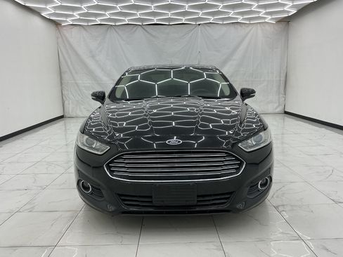 Used 2014 Ford Fusion SE w/ Equipment Group 202A FWD image 5