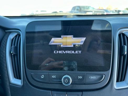 Used 2024 Chevrolet Malibu LT image 19