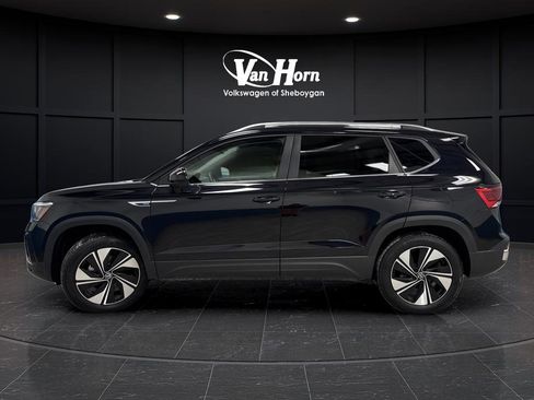 Used 2024 Volkswagen Taos SE image 11