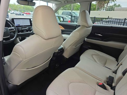 Used 2024 Toyota Grand Highlander AWD Hybrid image 14