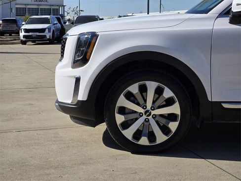 Used 2022 Kia Telluride EX w/ EX Premium Package image 14