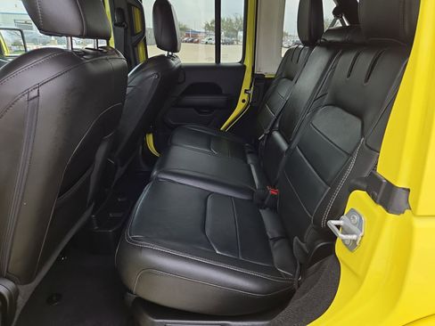 Used 2023 Jeep Wrangler Sahara w/ Cold Weather Group image 28