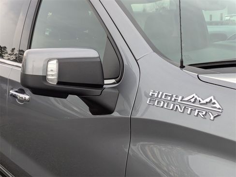 Used 2021 Chevrolet Silverado 1500 High Country w/ Technology Package image 12