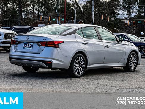 Used 2024 Nissan Altima 2.5 SV image 6