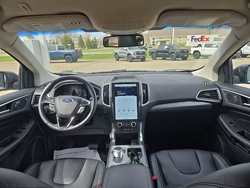 Used 2022 Ford Edge Titanium w/ Class II Trailer Tow Package AWD/4WD image 16