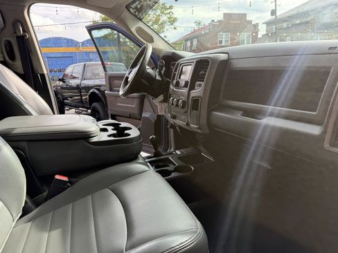 Used 2018 RAM 2500 Tradesman w/ Chrome Appearance Group AWD/4WD image 16