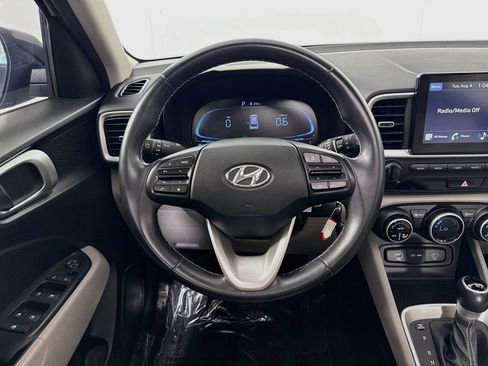 Used 2023 Hyundai Venue SEL FWD image 25
