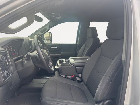 Used 2021 Chevrolet Silverado 2500 LT w/ Convenience Package image 9