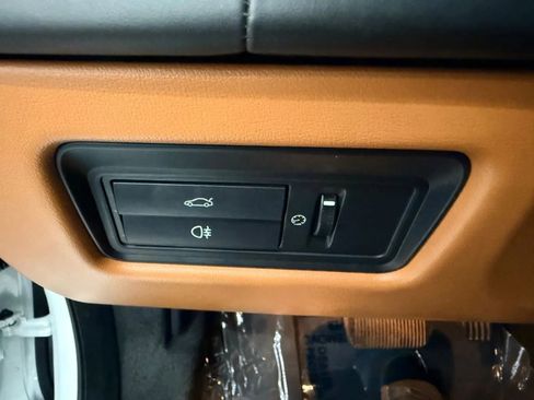 Used 2015 Jaguar XJ L Portfolio image 30