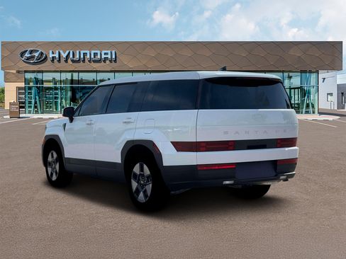 Used 2026 Hyundai Santa Fe SE FWD image 5
