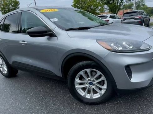 Certified 2022 Ford Escape SE w/ Cold Weather Package AWD/4WD image 8