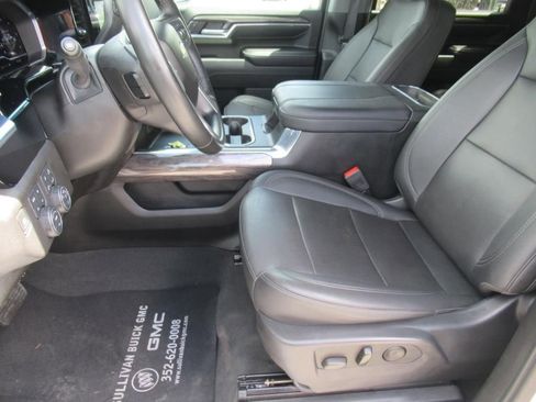 Used 2024 Chevrolet Silverado 2500 LTZ w/ LTZ Convenience Package image 16